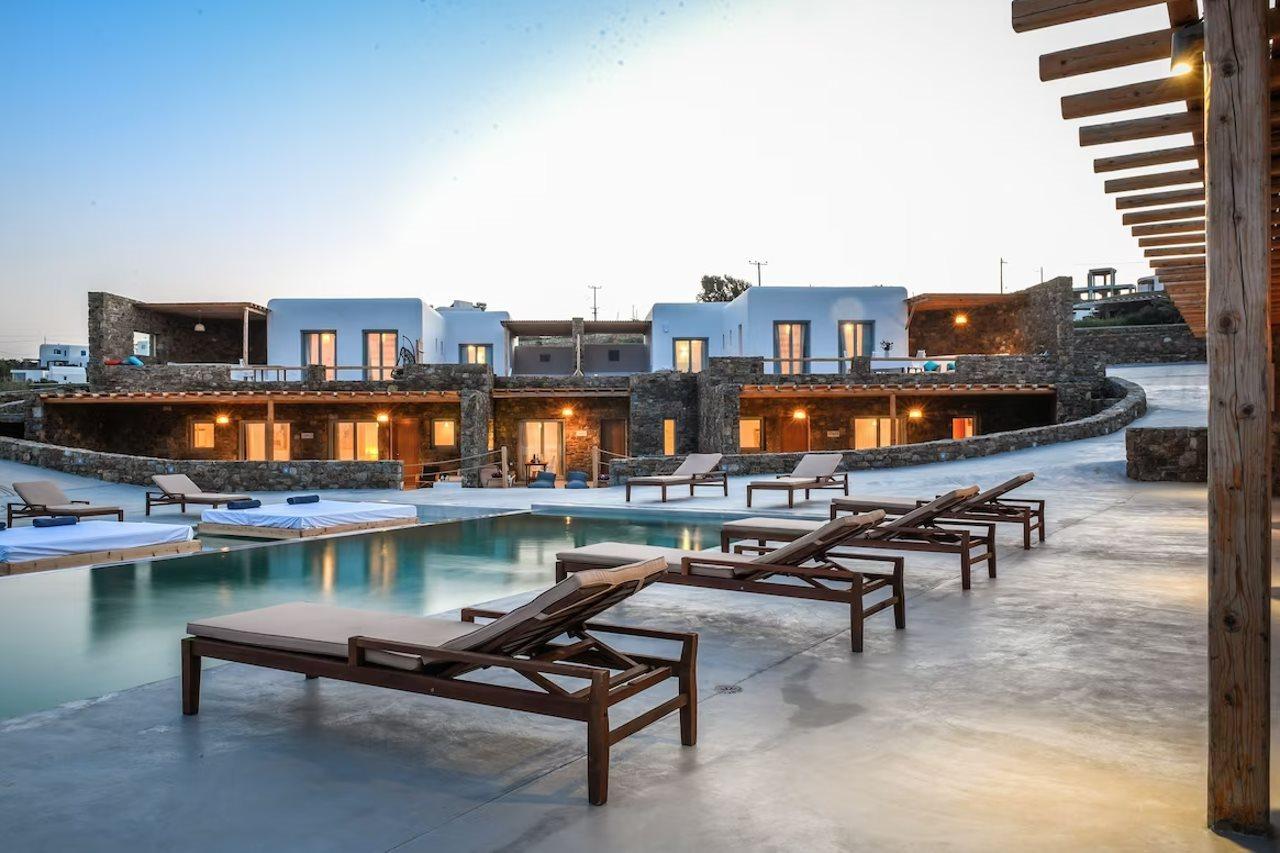 Myconian Crown Suites 칼라파티스 외부 사진