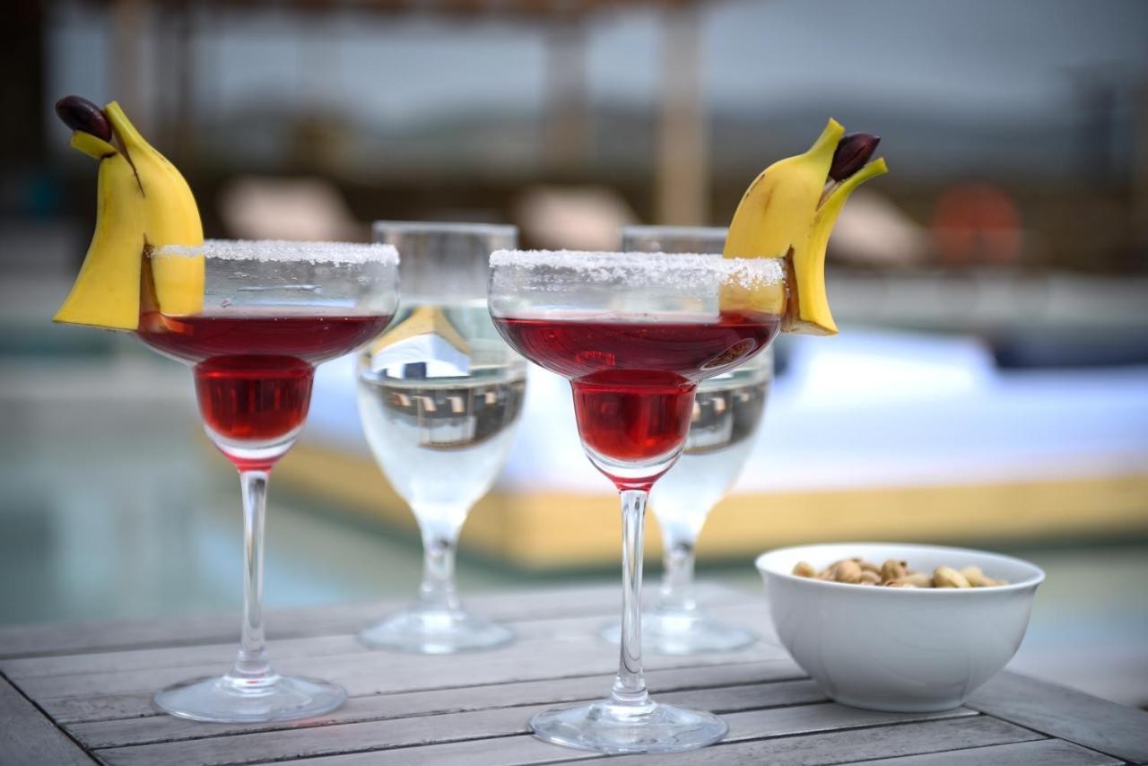 Myconian Crown Suites 칼라파티스 외부 사진